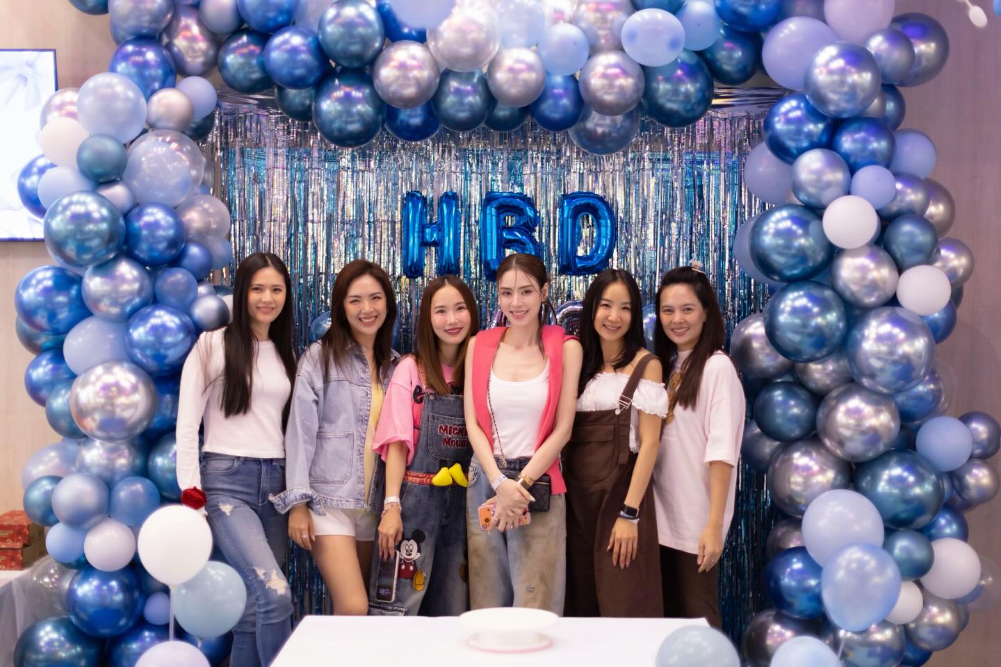 เอ๋ - พรทิพย์ สกิดใจ