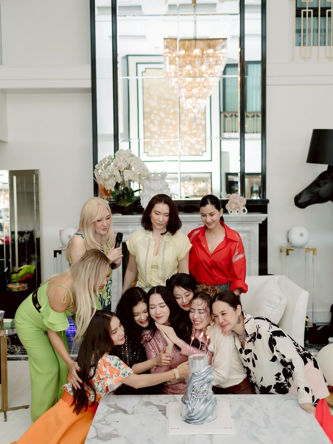 เอ๋ - พรทิพย์ สกิดใจ