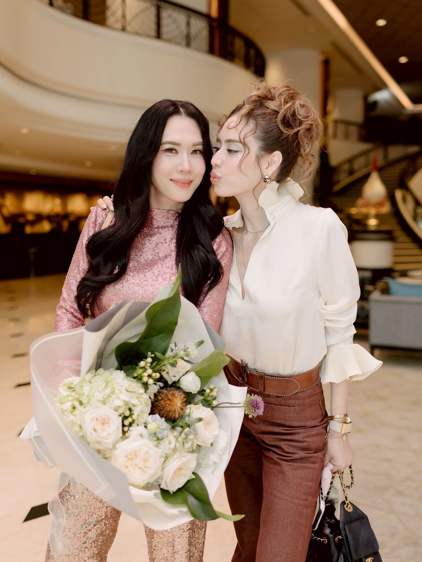 เอ๋ - พรทิพย์ สกิดใจ