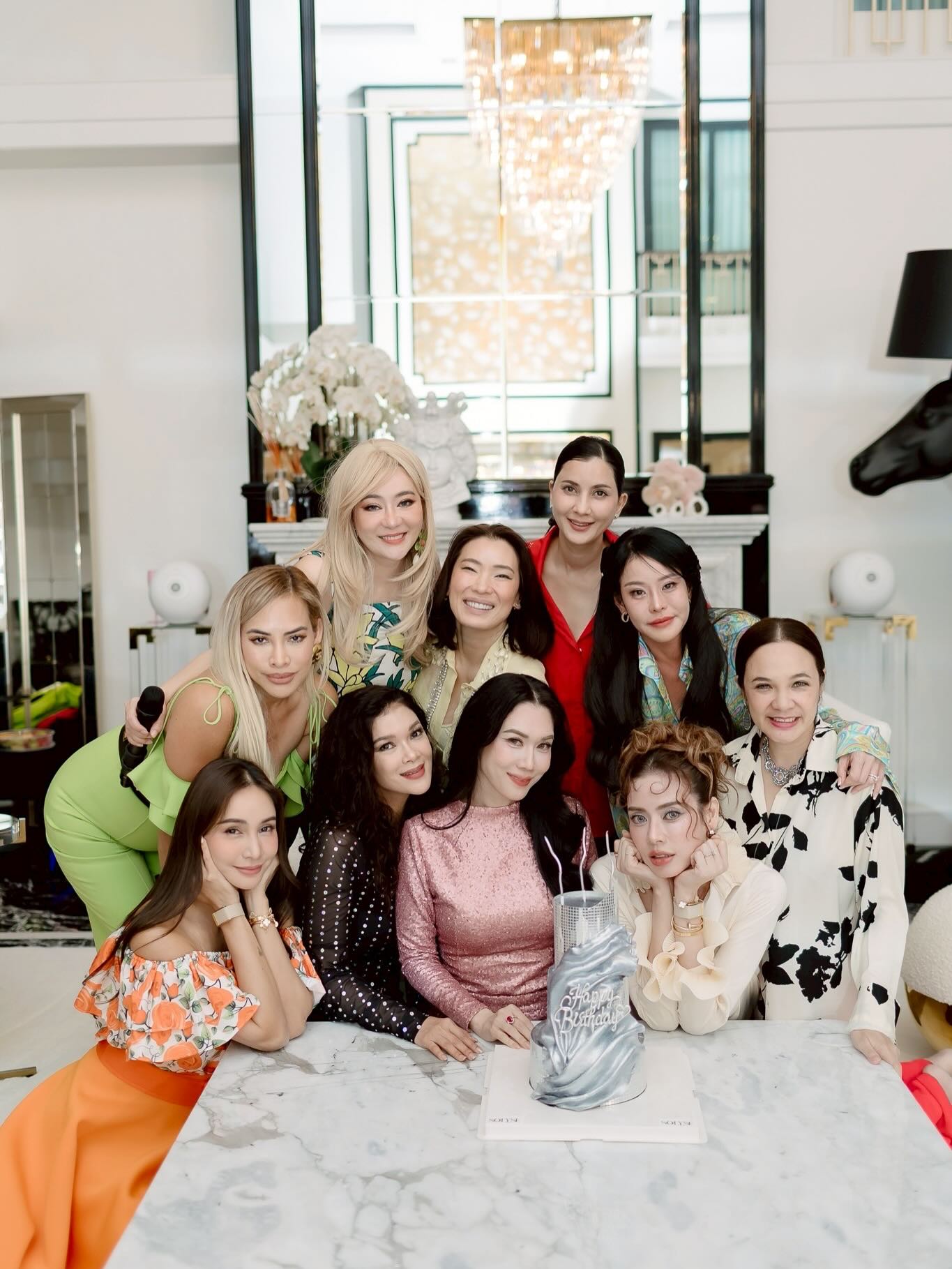 เอ๋ - พรทิพย์ สกิดใจ