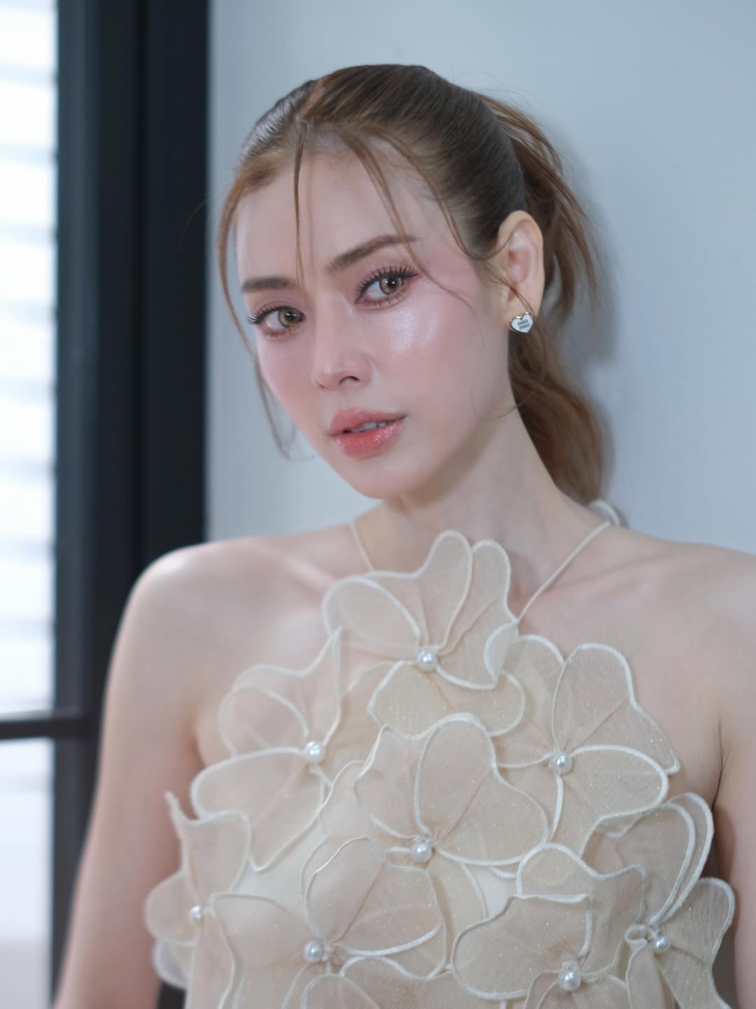เอ๋ - พรทิพย์ สกิดใจ