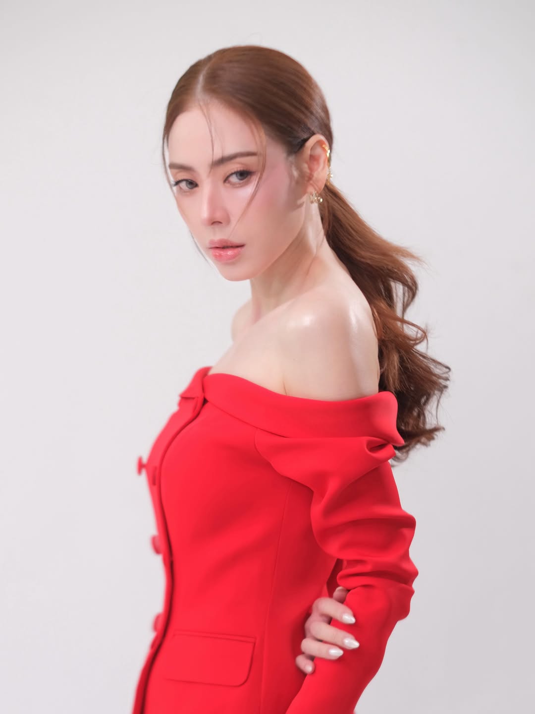 เอ๋ - พรทิพย์ สกิดใจ