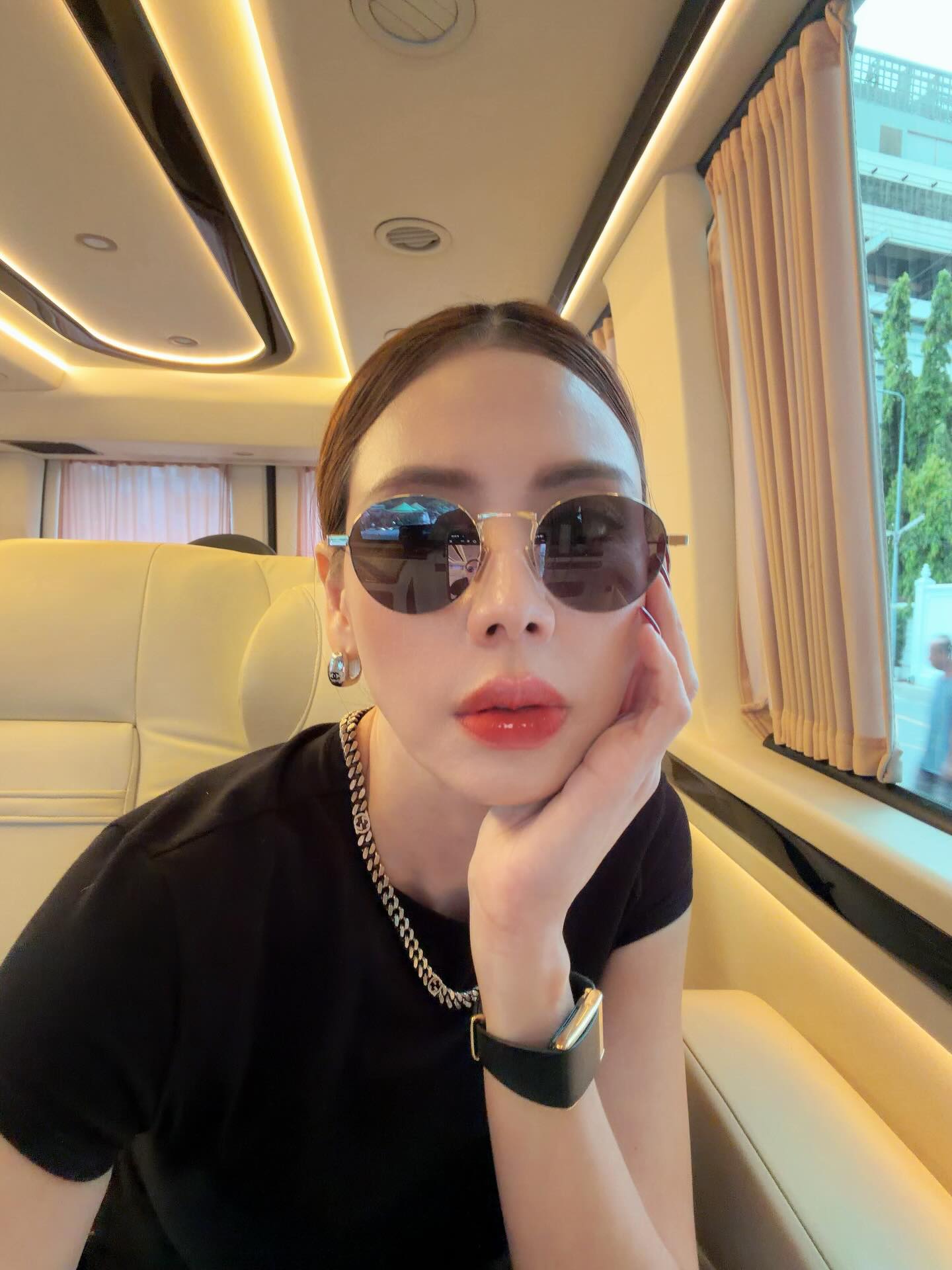 เอ๋ - พรทิพย์ สกิดใจ