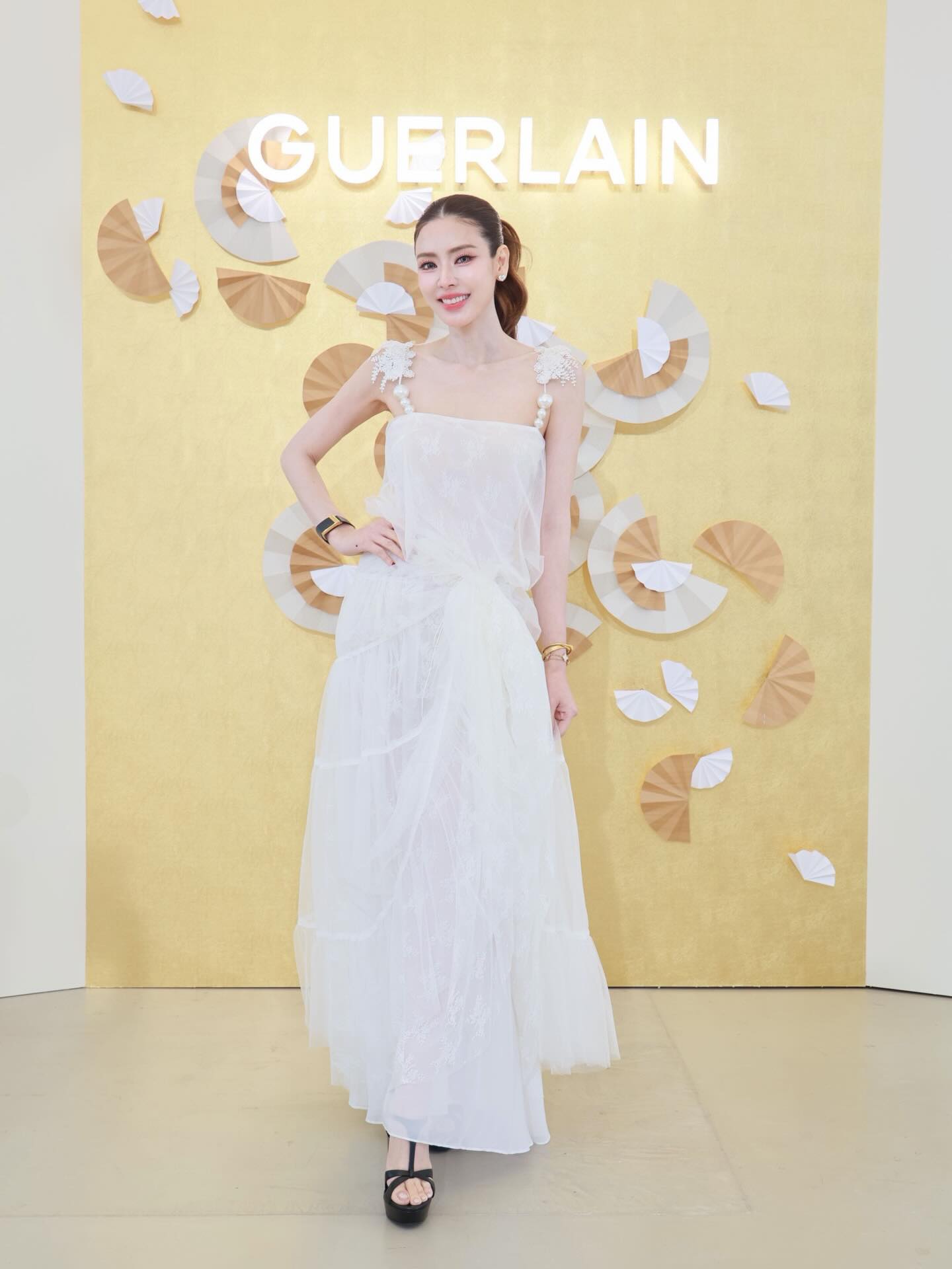 เอ๋ - พรทิพย์ สกิดใจ