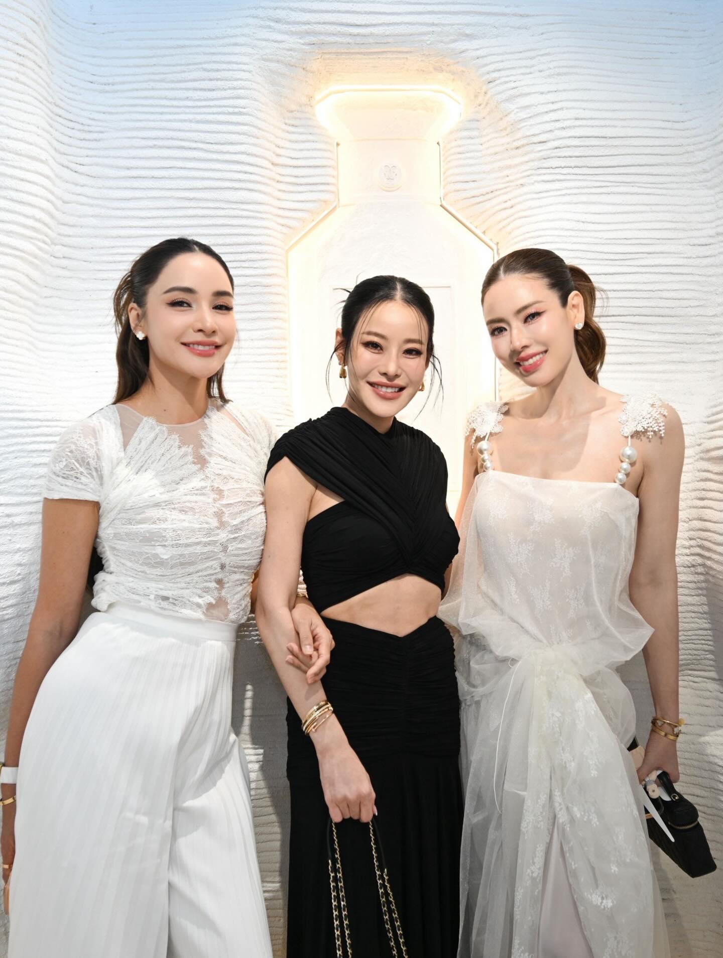 เอ๋ - พรทิพย์ สกิดใจ