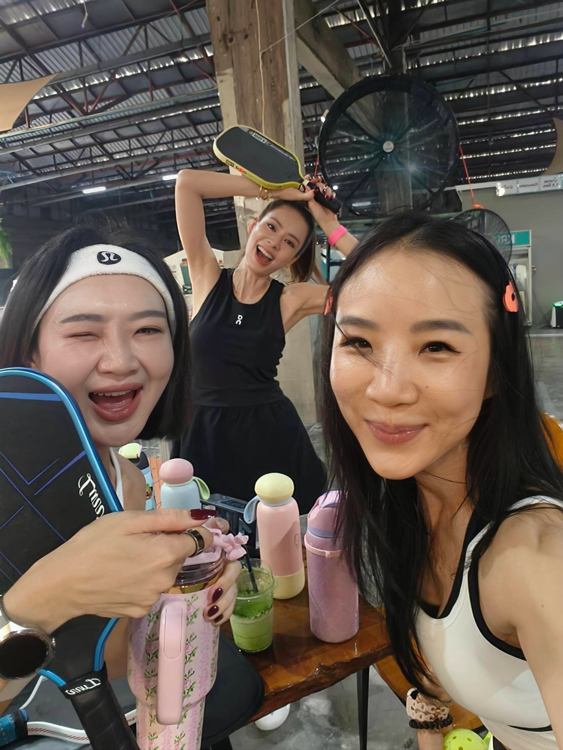 เอ๋ - พรทิพย์ สกิดใจ