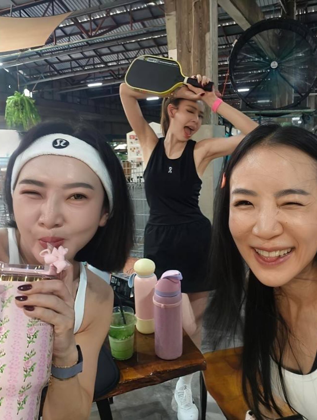 เอ๋ - พรทิพย์ สกิดใจ