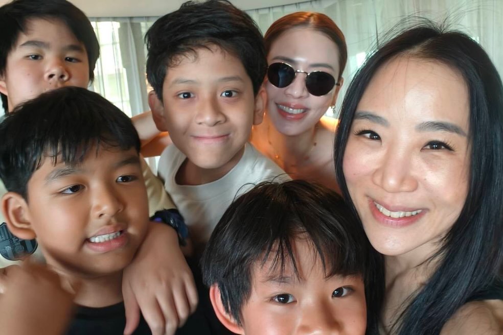 เอ๋ - พรทิพย์ สกิดใจ