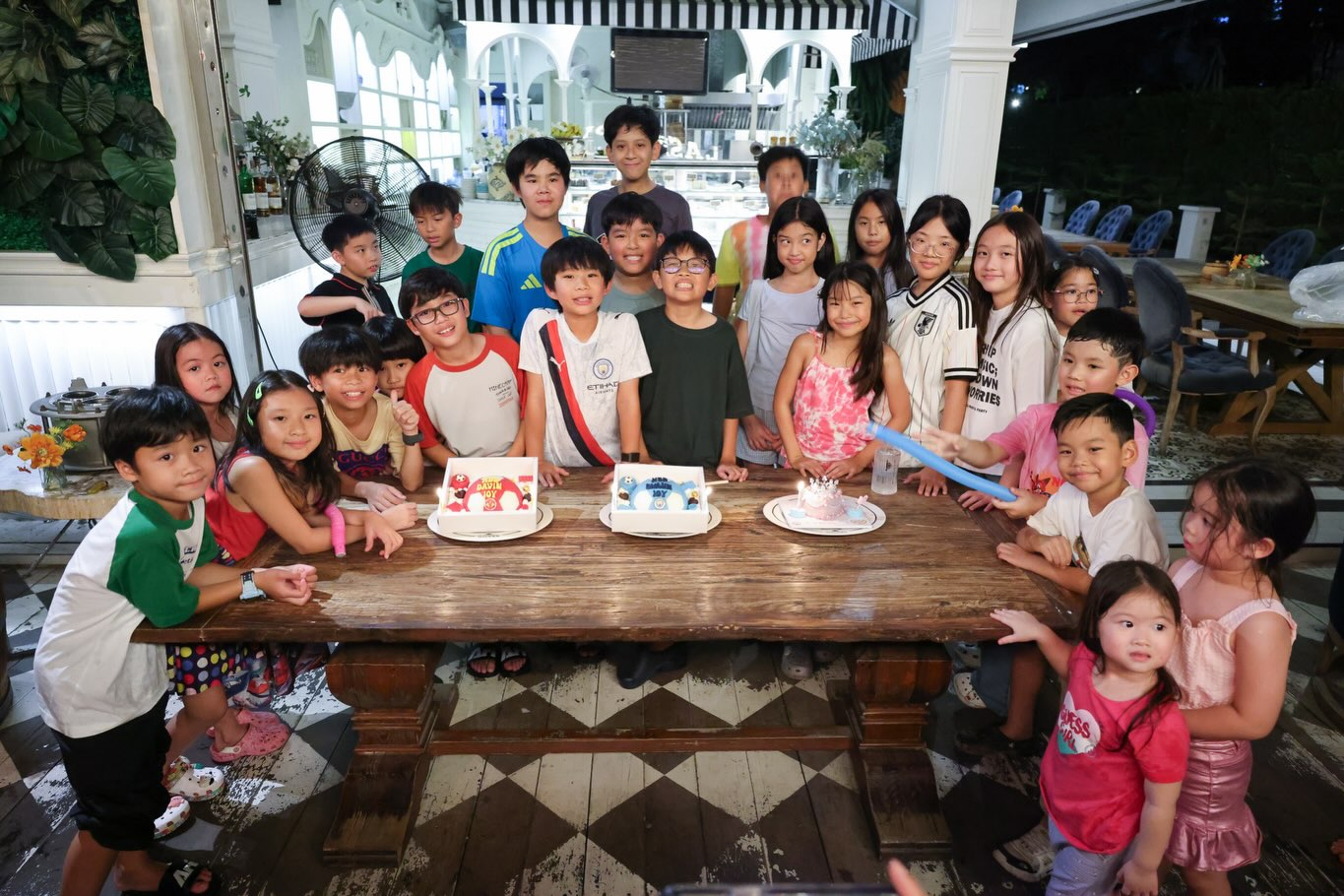 เอ๋ - พรทิพย์ สกิดใจ