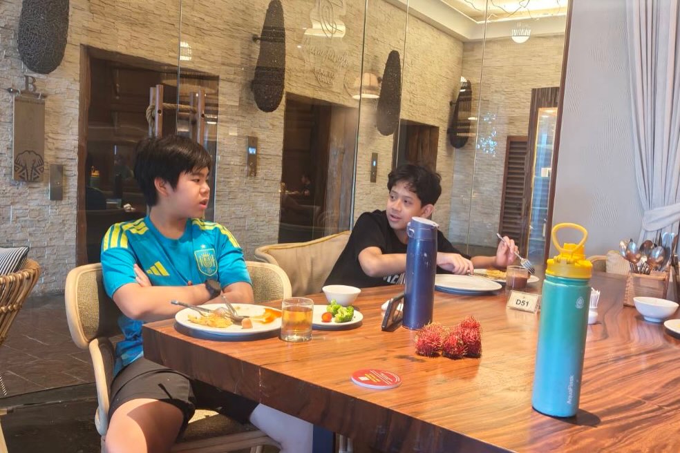 เอ๋ - พรทิพย์ สกิดใจ