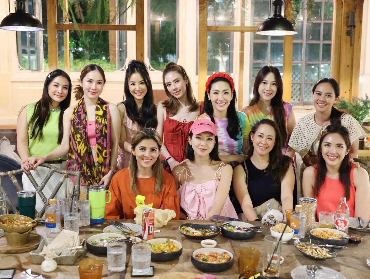 เอ๋ - พรทิพย์ สกิดใจ