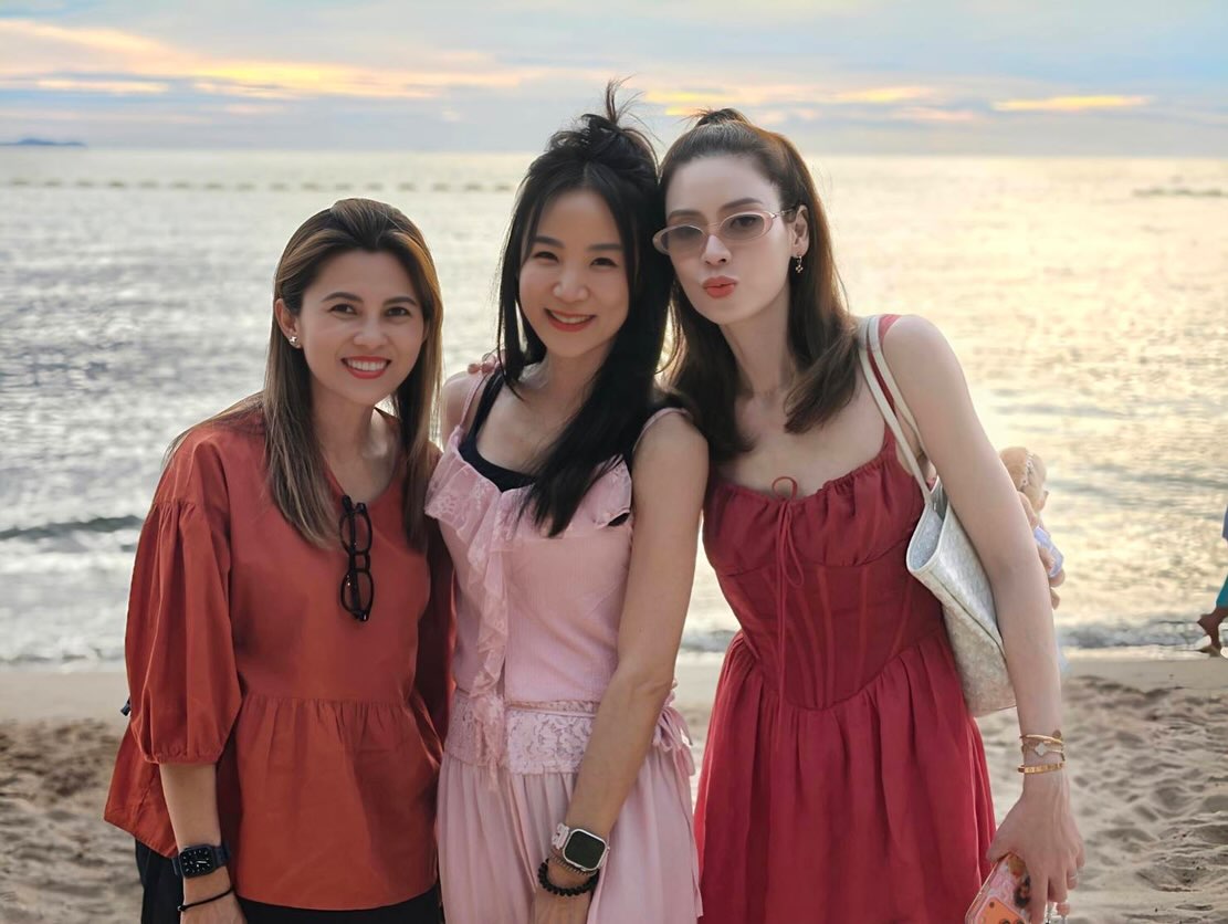 เอ๋ - พรทิพย์ สกิดใจ