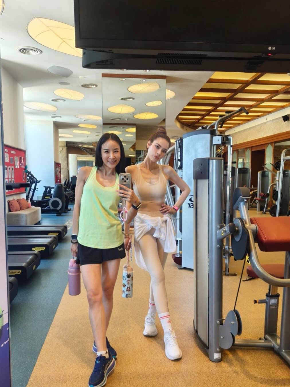 เอ๋ - พรทิพย์ สกิดใจ