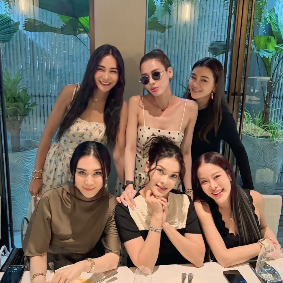 เอ๋ - พรทิพย์ สกิดใจ