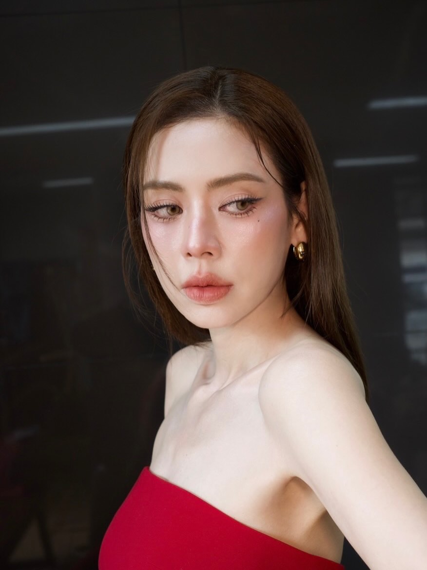 เอ๋ - พรทิพย์ สกิดใจ