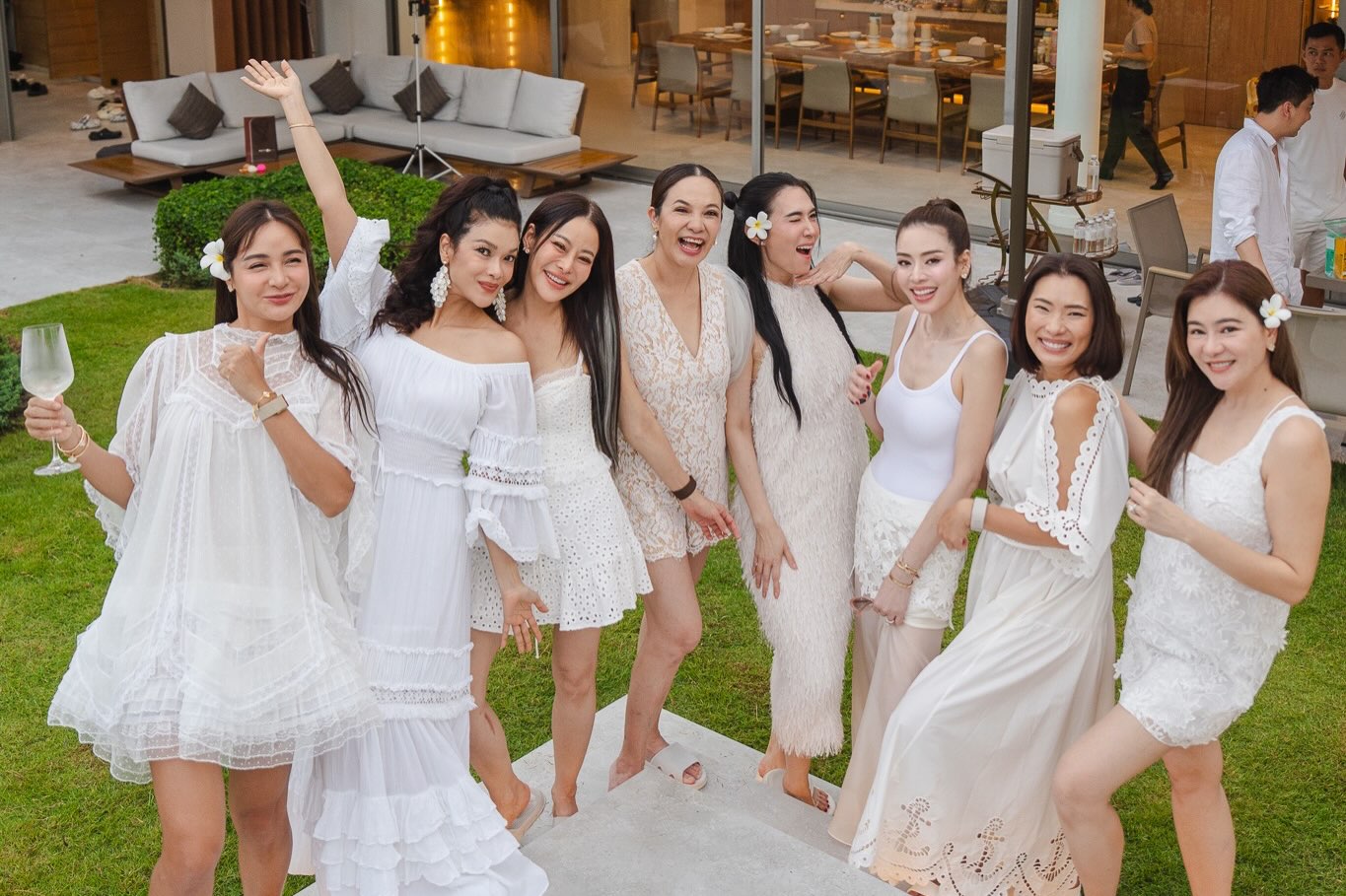 เอ๋ - พรทิพย์ สกิดใจ