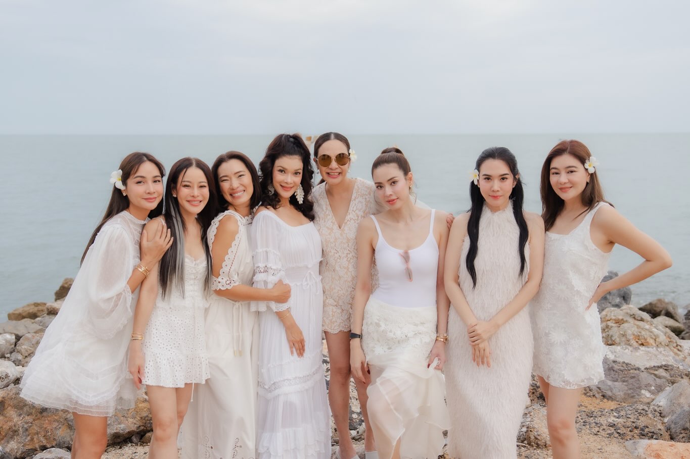 เอ๋ - พรทิพย์ สกิดใจ