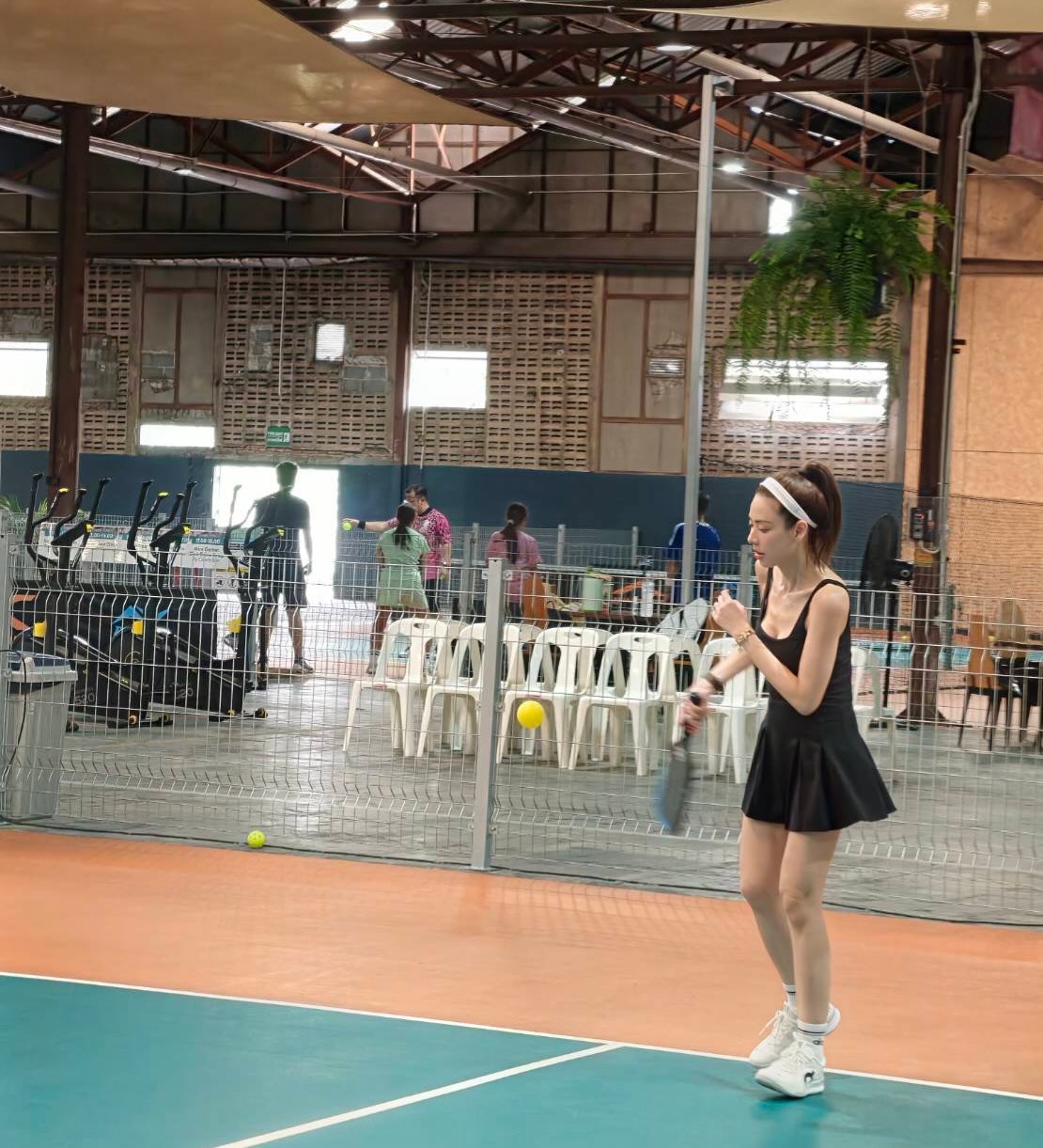 เอ๋ - พรทิพย์ สกิดใจ