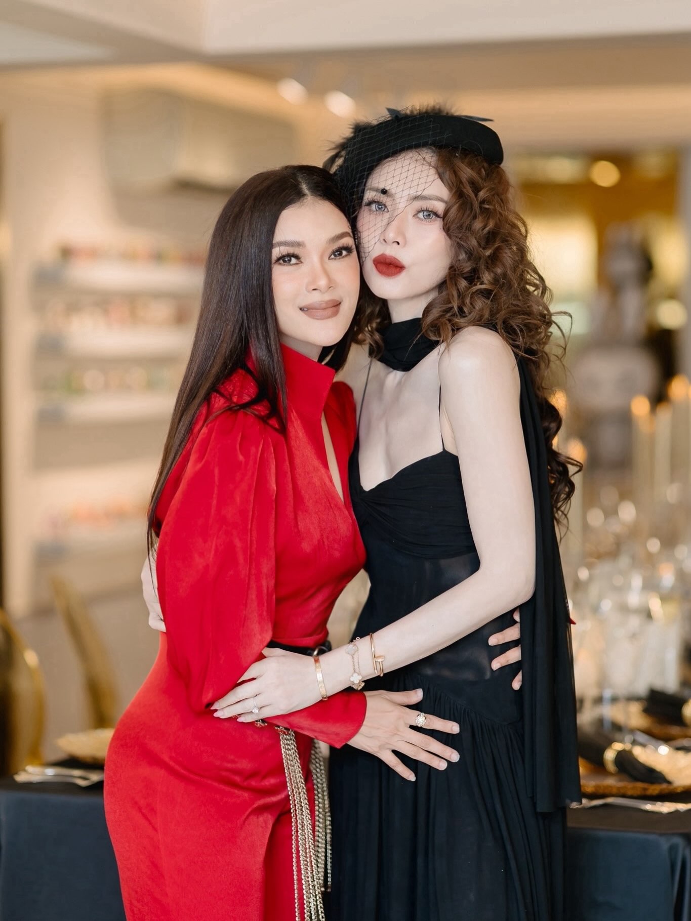 เอ๋ - พรทิพย์ สกิดใจ