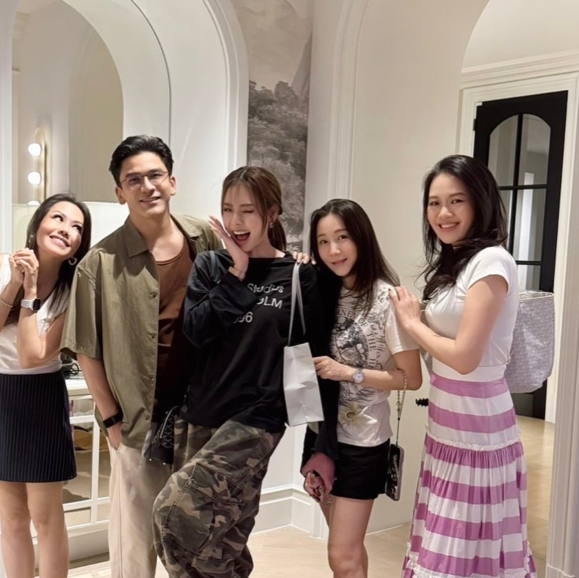 เอ๋ - พรทิพย์ สกิดใจ