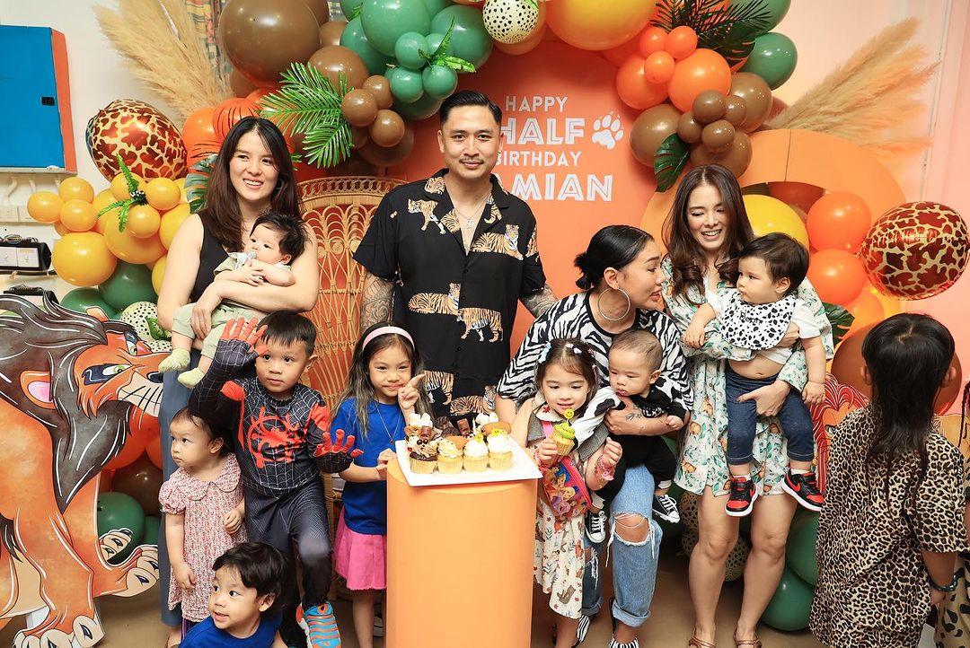ดา - ธนิดา ธรรมวิมล