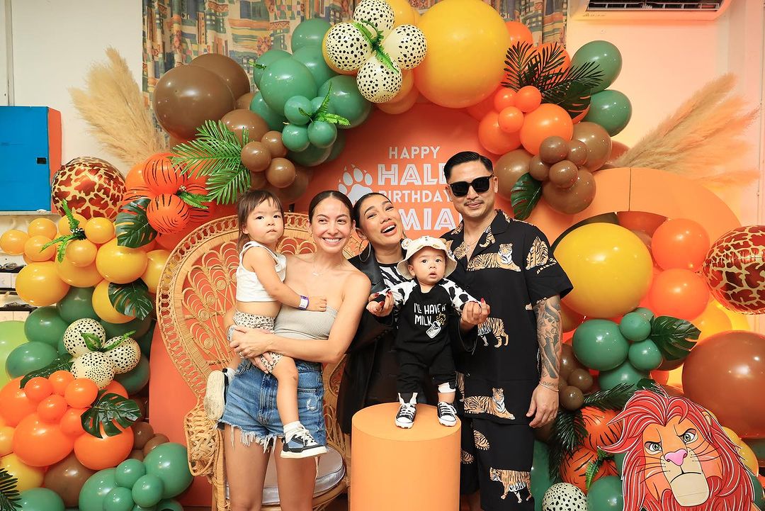 ดา - ธนิดา ธรรมวิมล