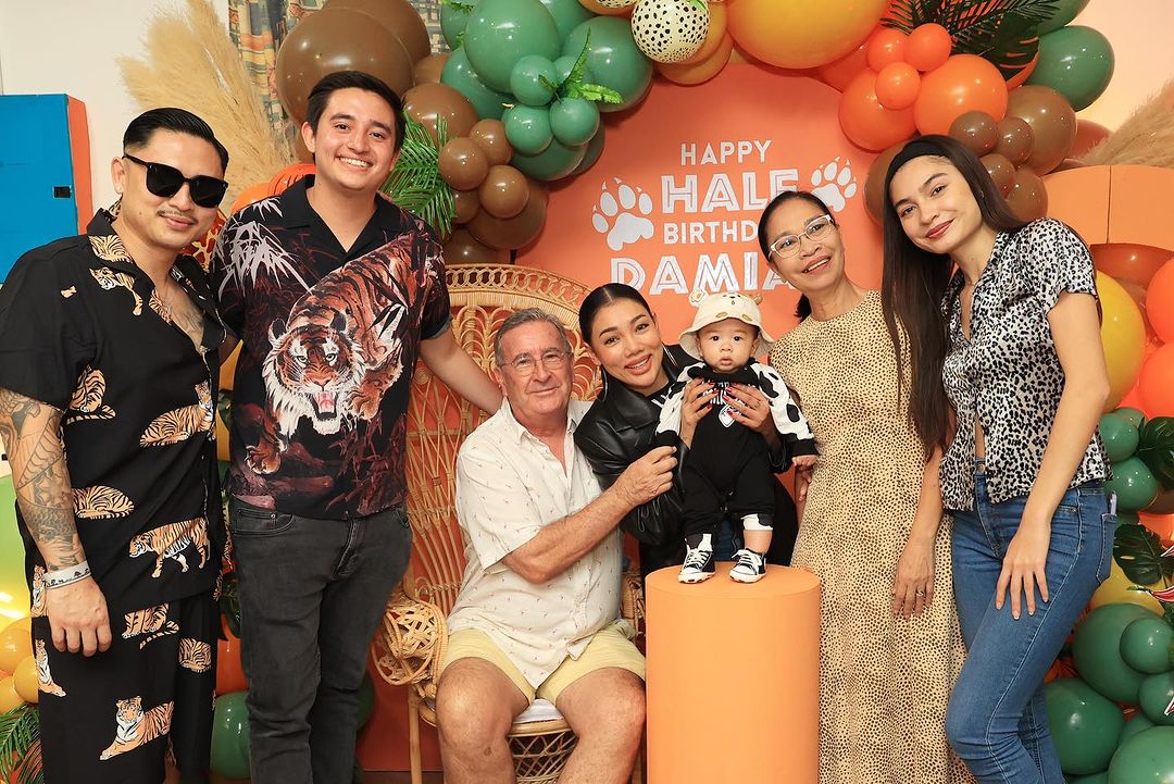 ดา - ธนิดา ธรรมวิมล