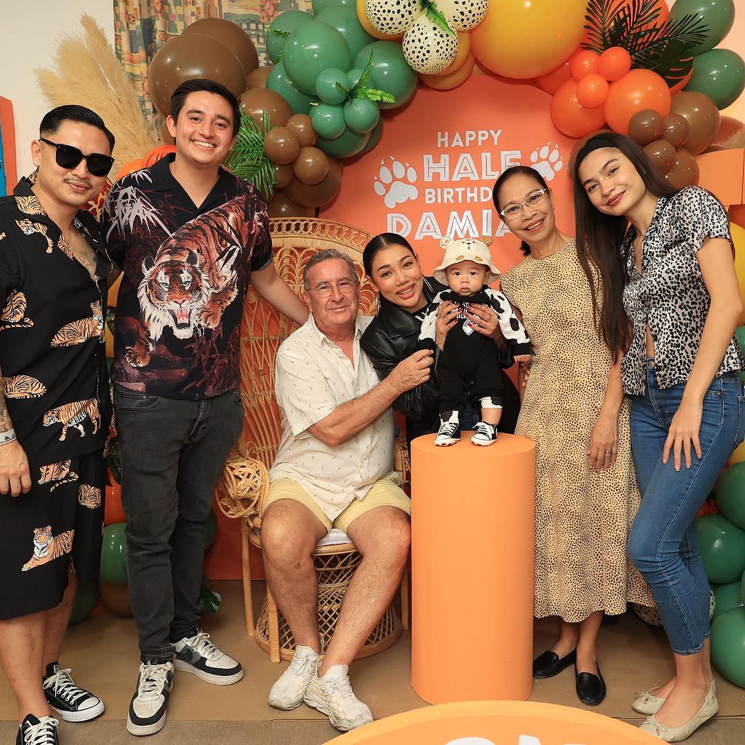 ดา - ธนิดา ธรรมวิมล
