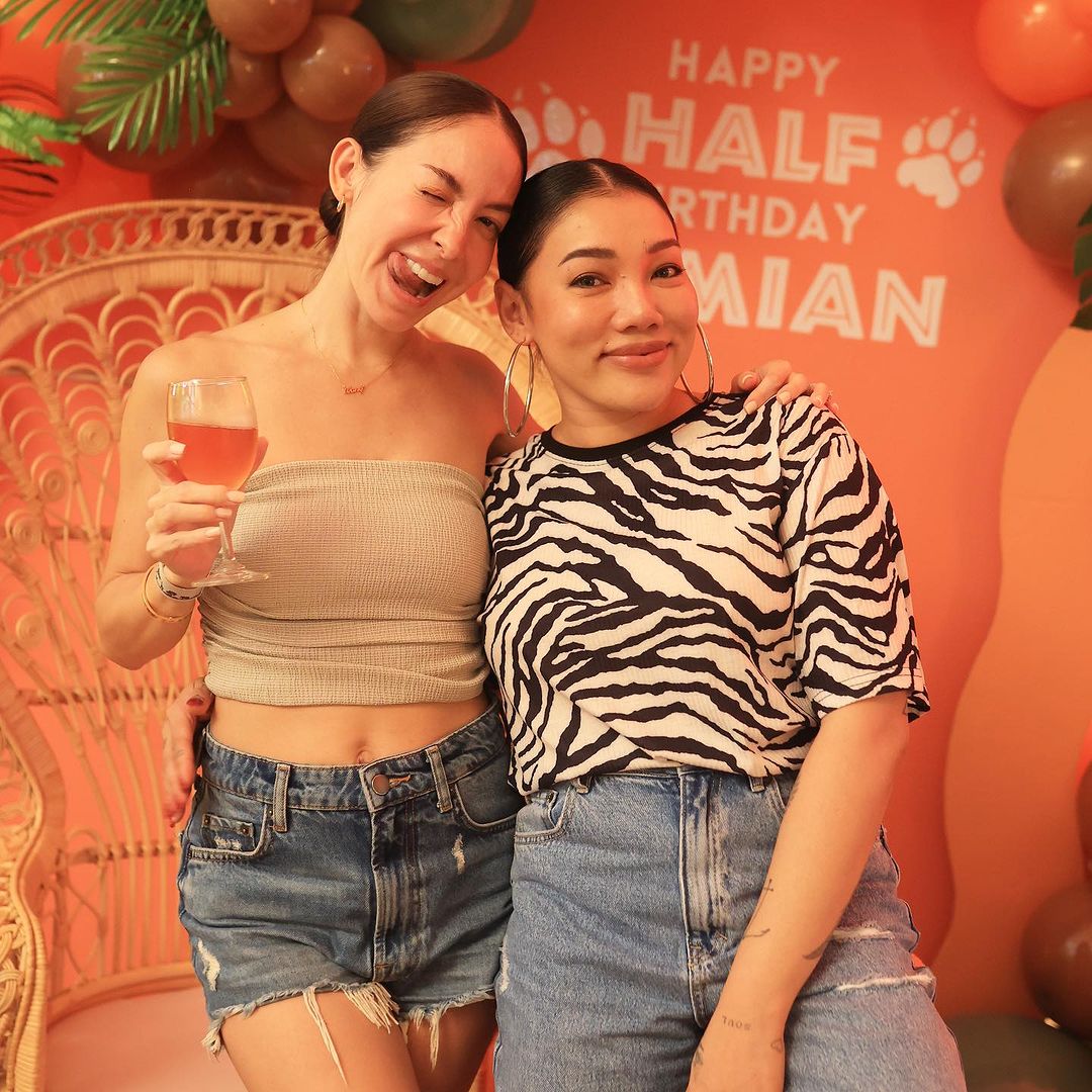ดา - ธนิดา ธรรมวิมล