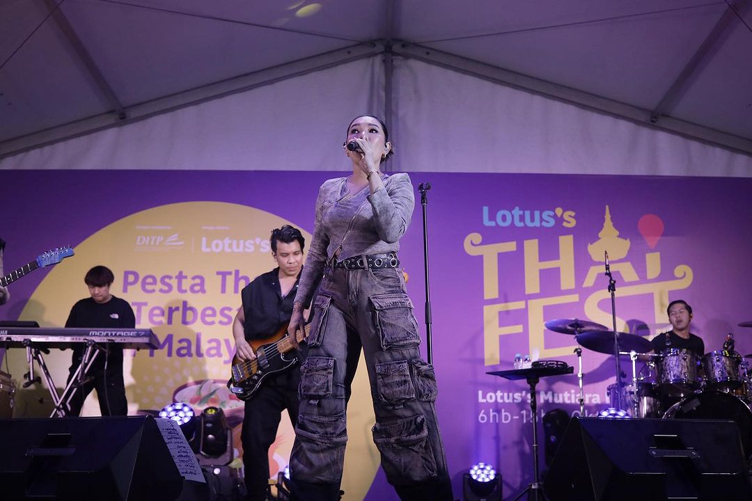 ดา - ธนิดา ธรรมวิมล