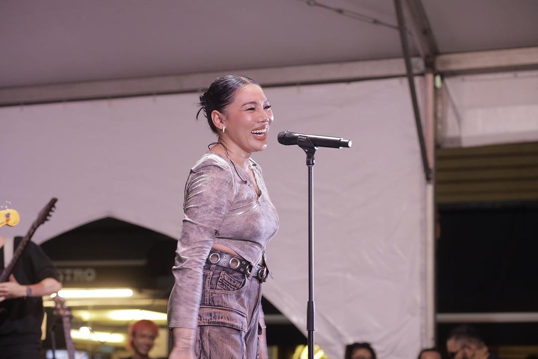 ดา - ธนิดา ธรรมวิมล
