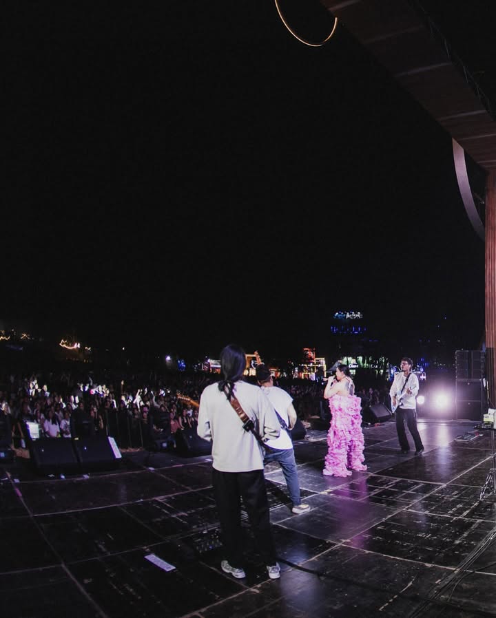 ดา - ธนิดา ธรรมวิมล