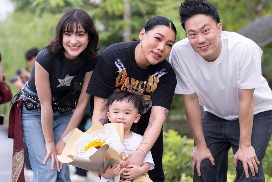 ดา - ธนิดา ธรรมวิมล