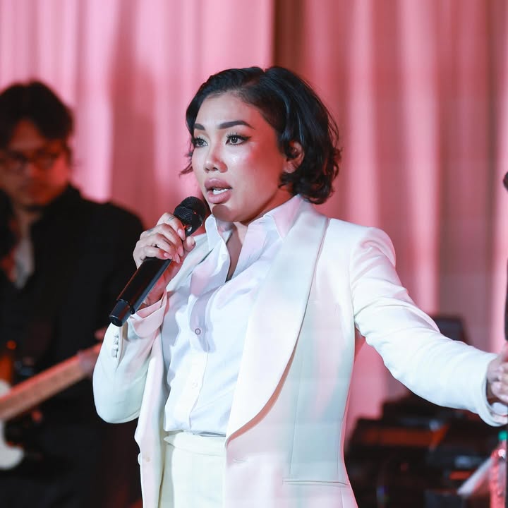 ดา - ธนิดา ธรรมวิมล