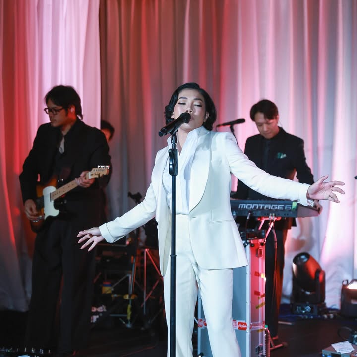 ดา - ธนิดา ธรรมวิมล