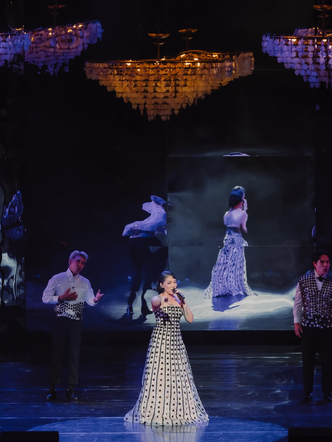 ดา - ธนิดา ธรรมวิมล