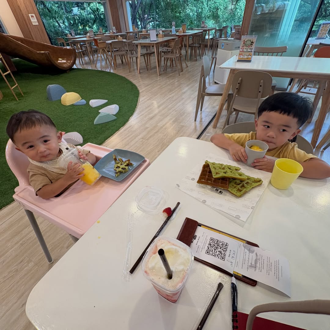 ดา - ธนิดา ธรรมวิมล