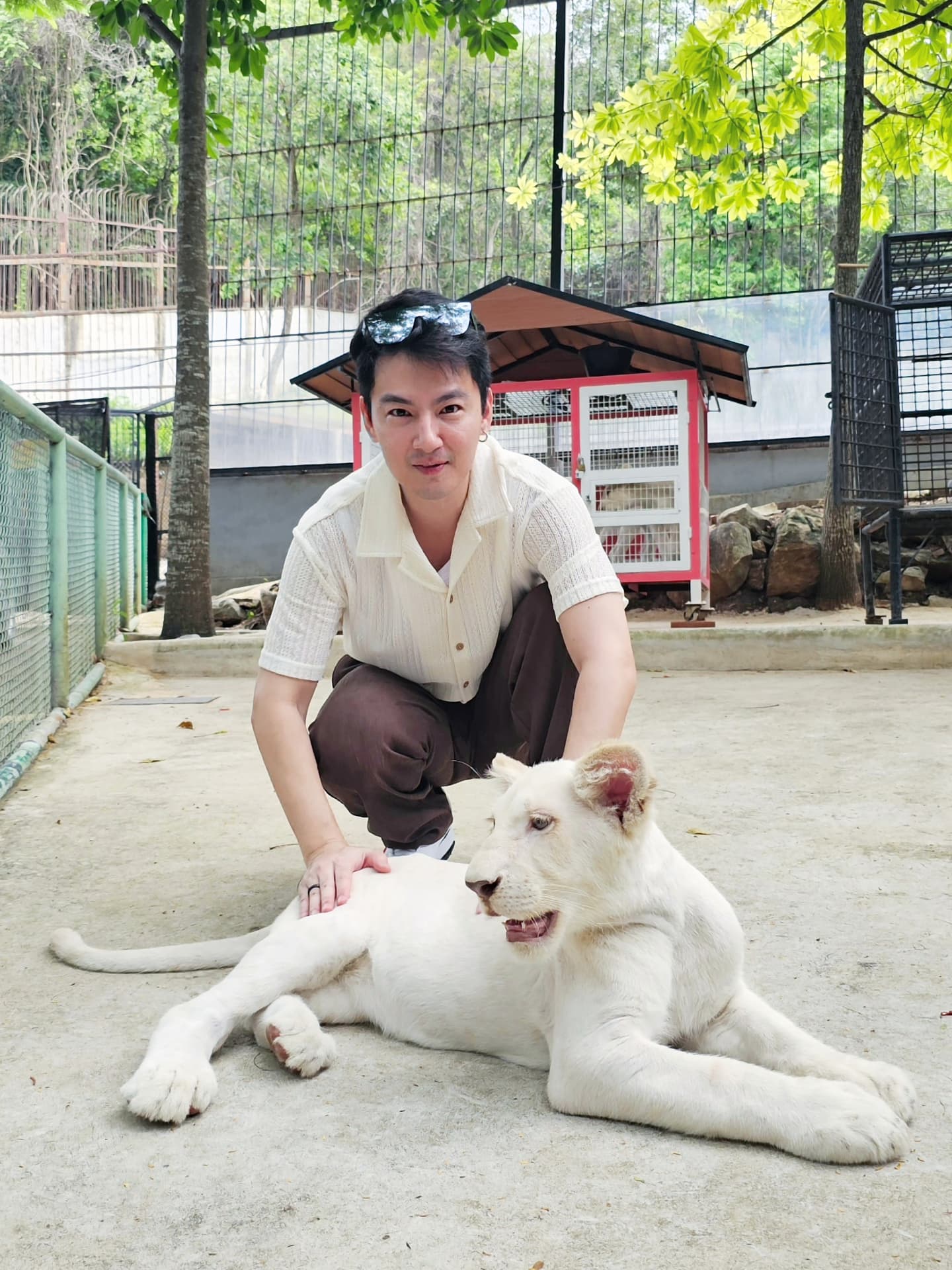 เจมส์ - ภูริพรรธน์ เวชวงศาเตชาวัชร์