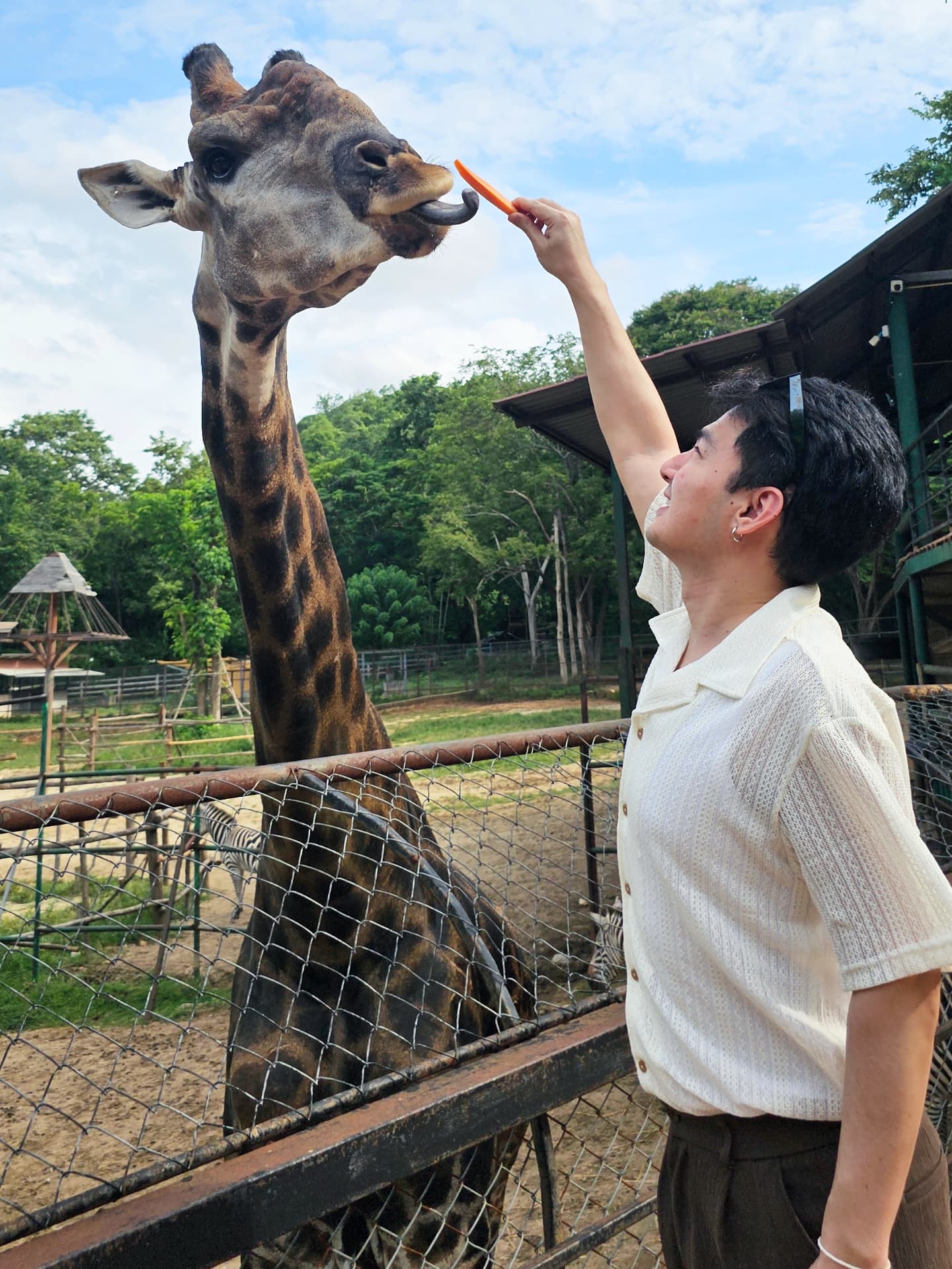 เจมส์ - ภูริพรรธน์ เวชวงศาเตชาวัชร์