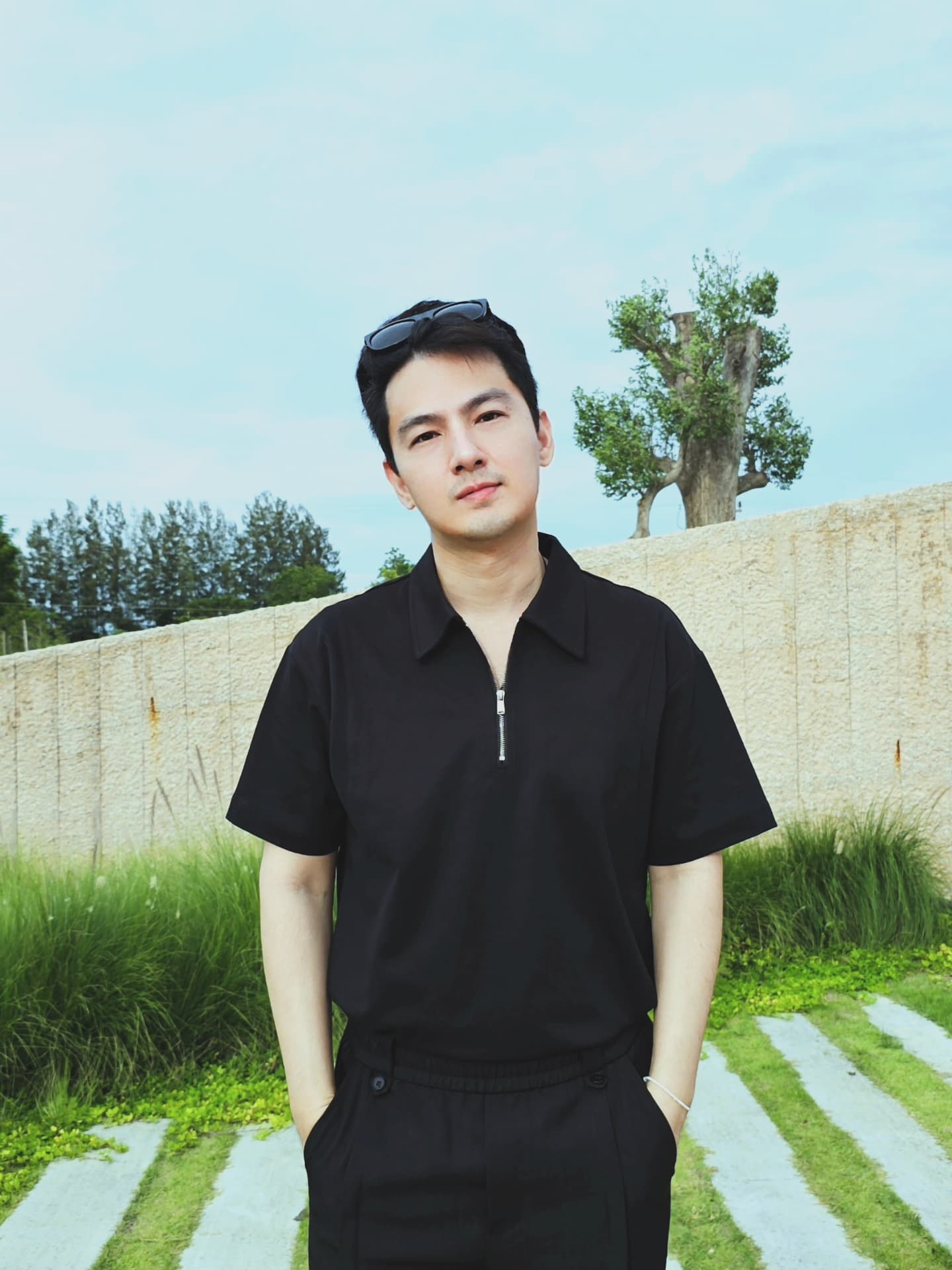 เจมส์ - ภูริพรรธน์ เวชวงศาเตชาวัชร์