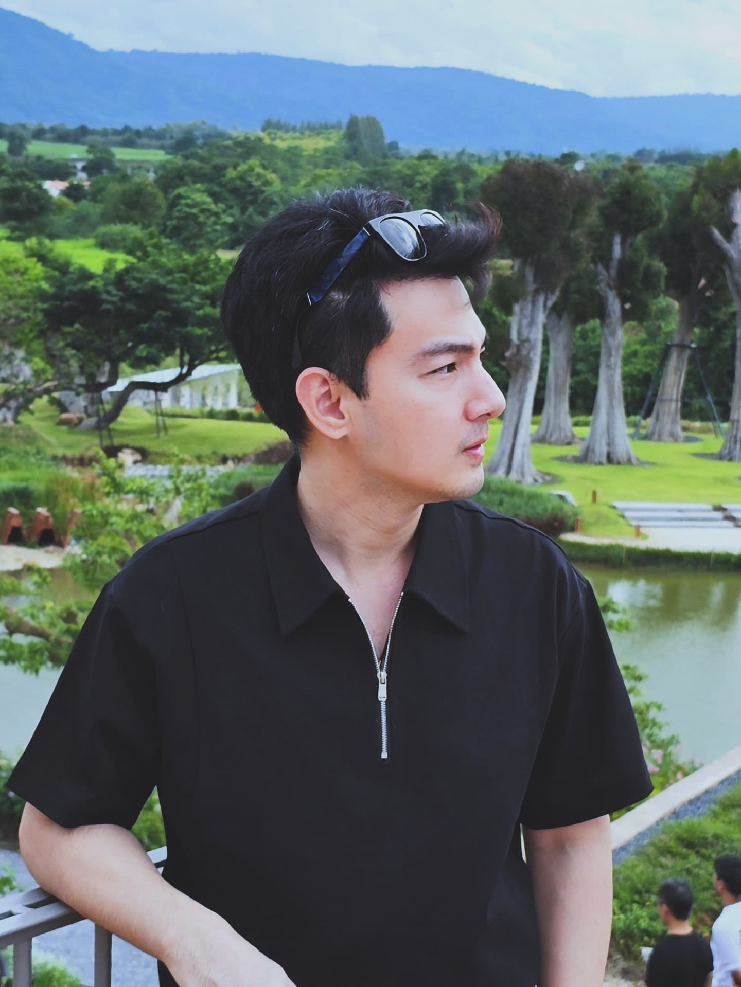 เจมส์ - ภูริพรรธน์ เวชวงศาเตชาวัชร์