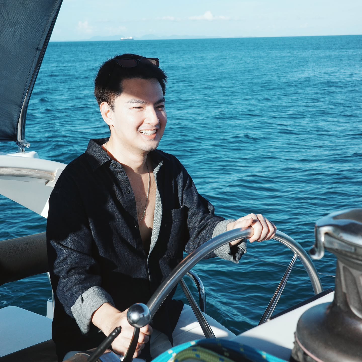 เจมส์ - ภูริพรรธน์ เวชวงศาเตชาวัชร์