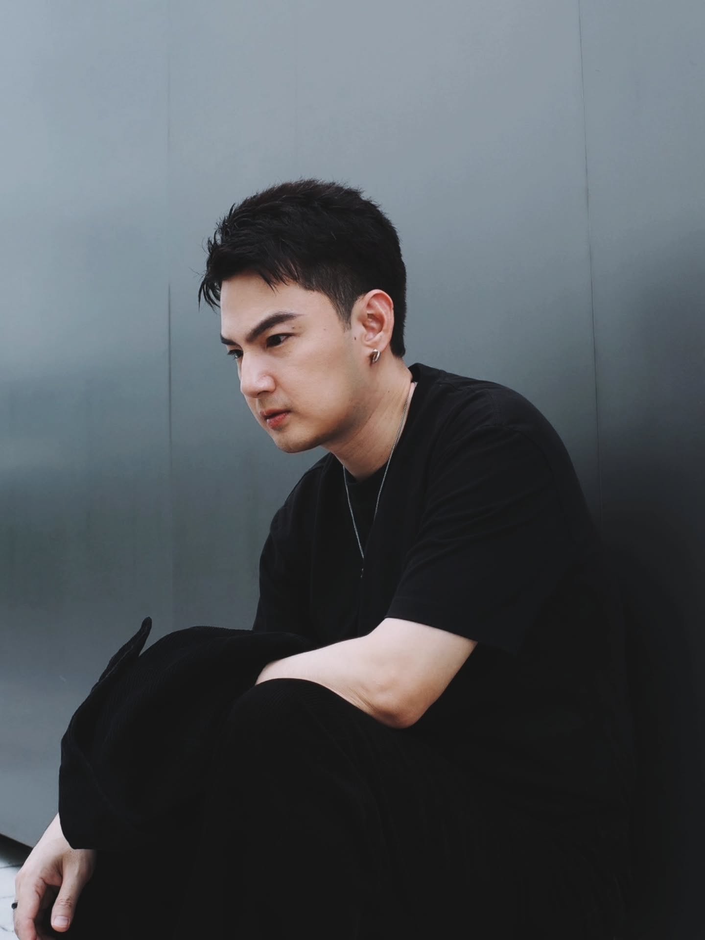 เจมส์ - ภูริพรรธน์ เวชวงศาเตชาวัชร์