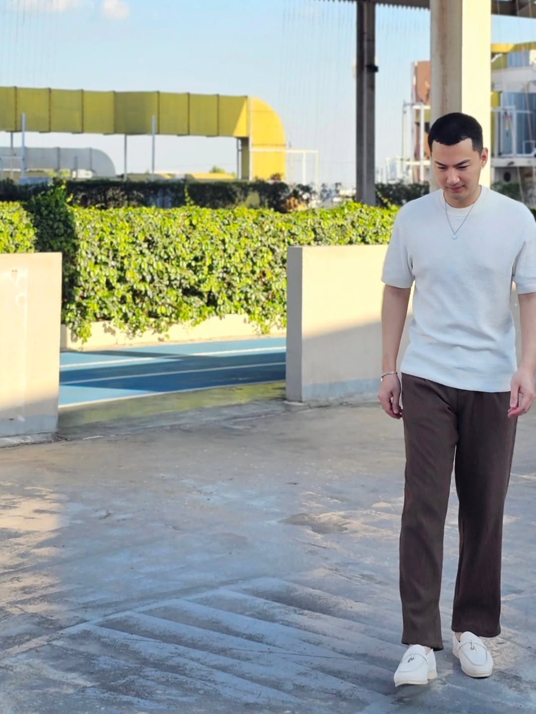 เจมส์ - ภูริพรรธน์ เวชวงศาเตชาวัชร์