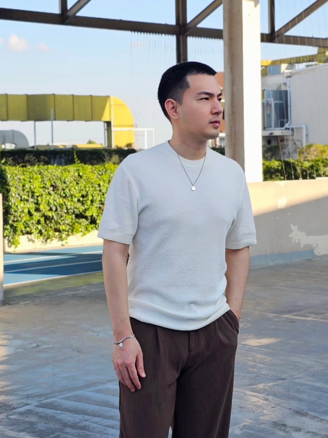 เจมส์ - ภูริพรรธน์ เวชวงศาเตชาวัชร์