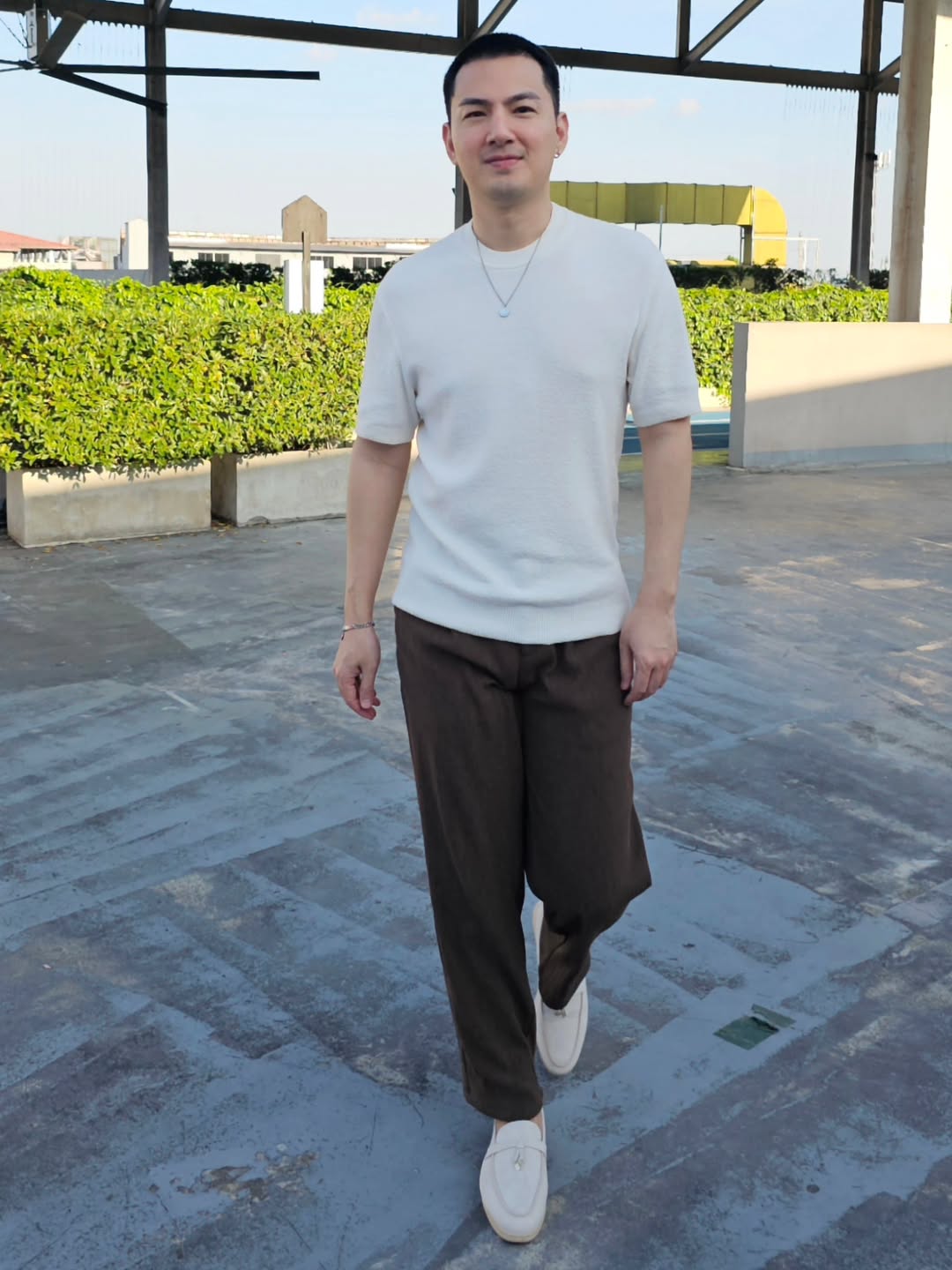 เจมส์ - ภูริพรรธน์ เวชวงศาเตชาวัชร์