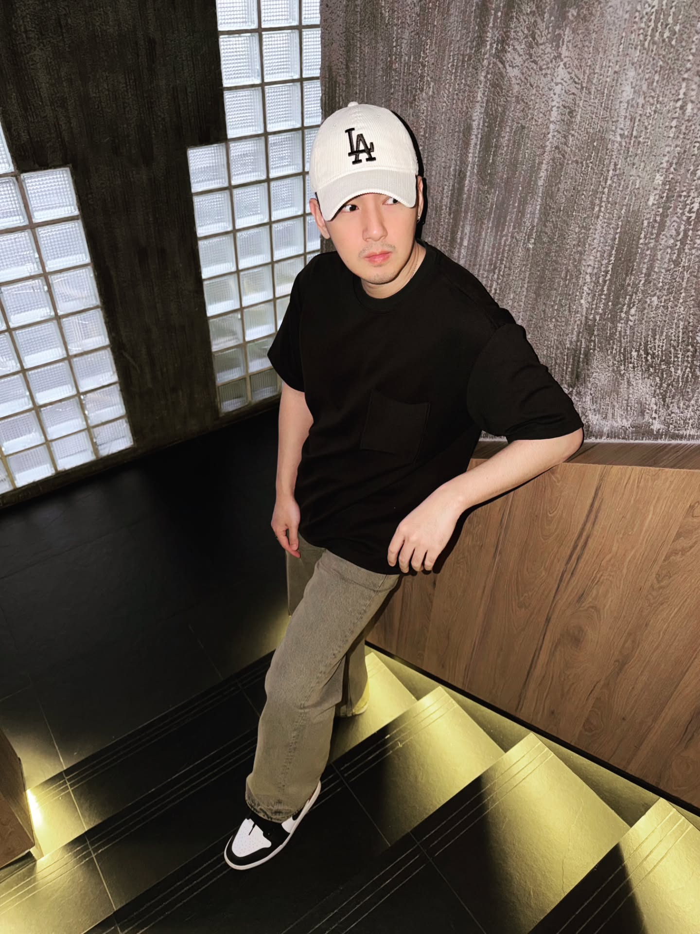 เจมส์ - ภูริพรรธน์ เวชวงศาเตชาวัชร์