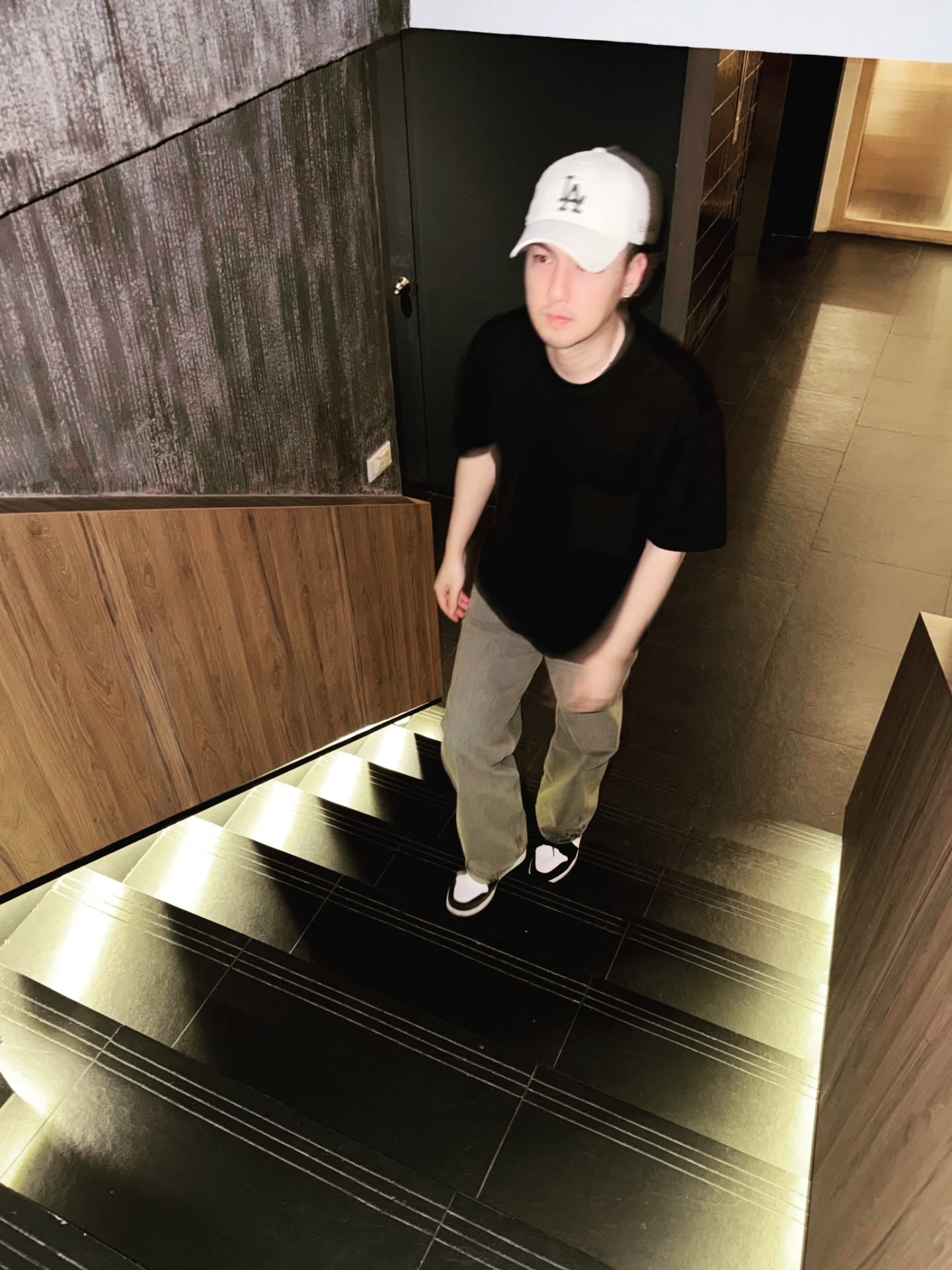 เจมส์ - ภูริพรรธน์ เวชวงศาเตชาวัชร์