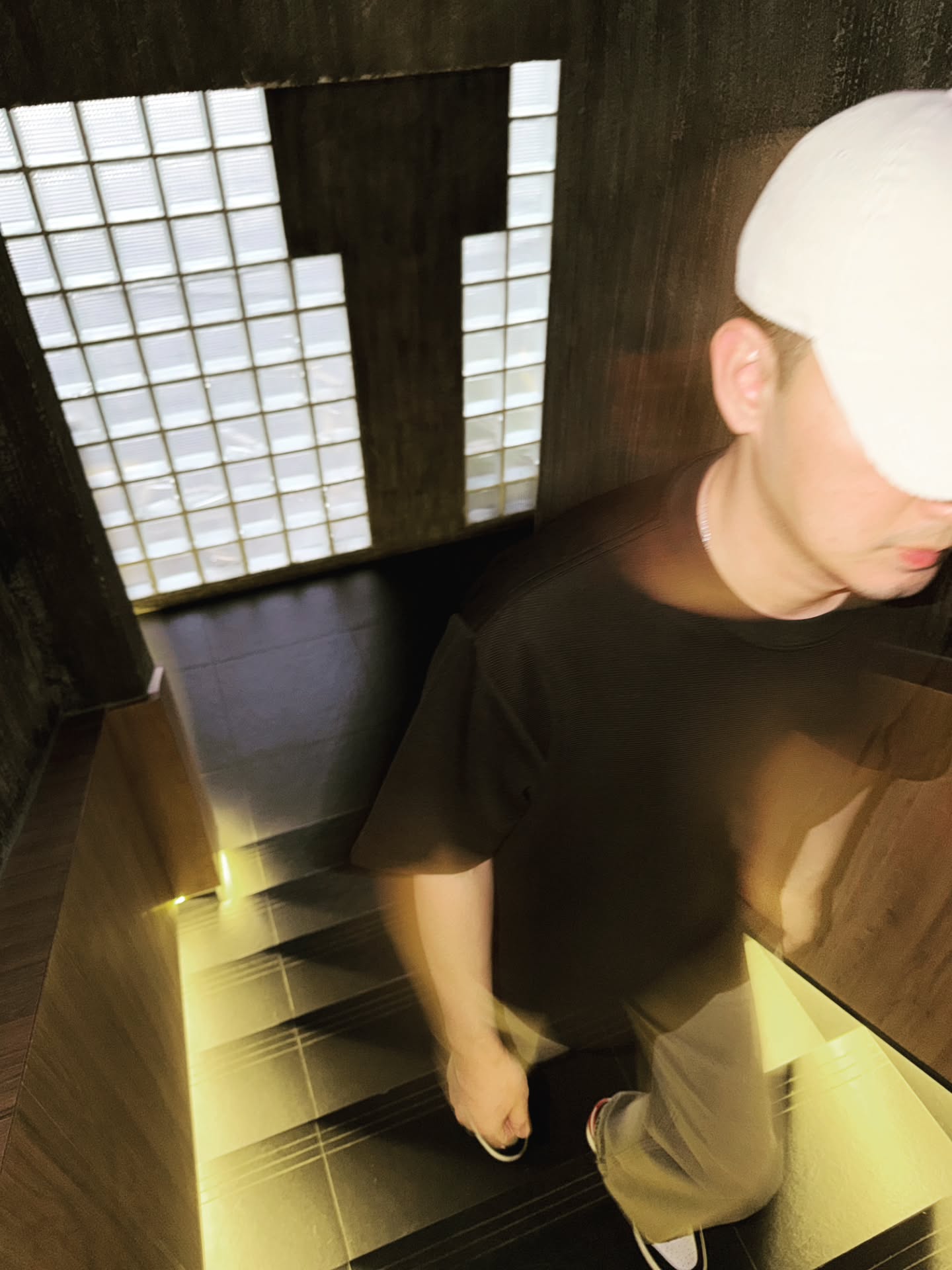 เจมส์ - ภูริพรรธน์ เวชวงศาเตชาวัชร์