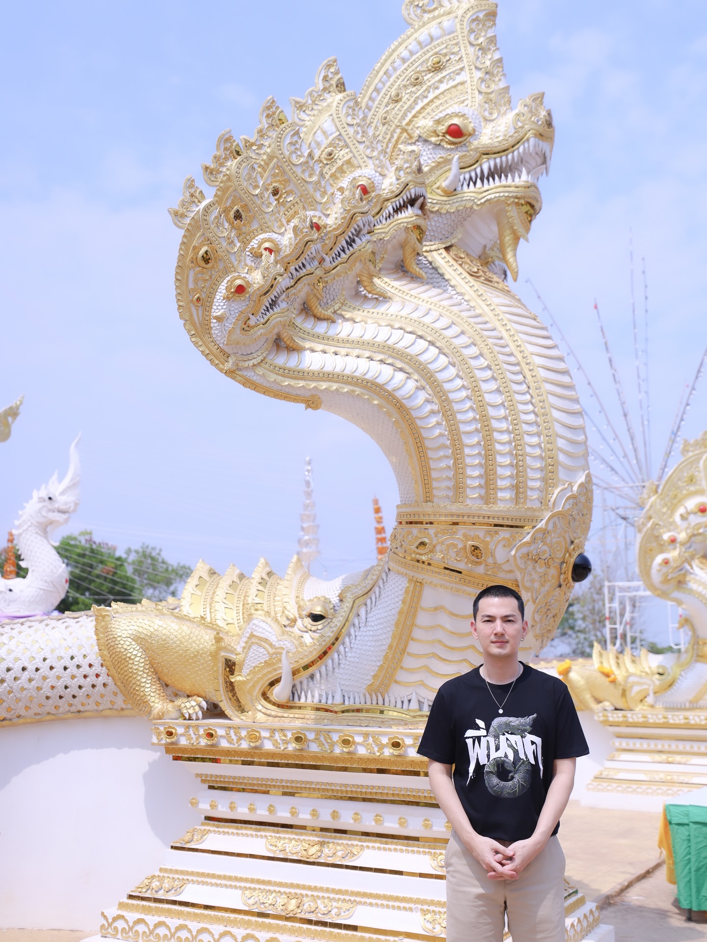 เจมส์ - ภูริพรรธน์ เวชวงศาเตชาวัชร์